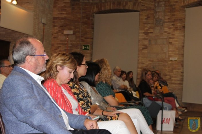 Mesa redonda: mujer e igualdad. X aniversario Residencia Altos de Jontoya