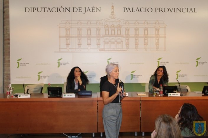 Mesa redonda: mujer e igualdad. X aniversario Residencia Altos de Jontoya