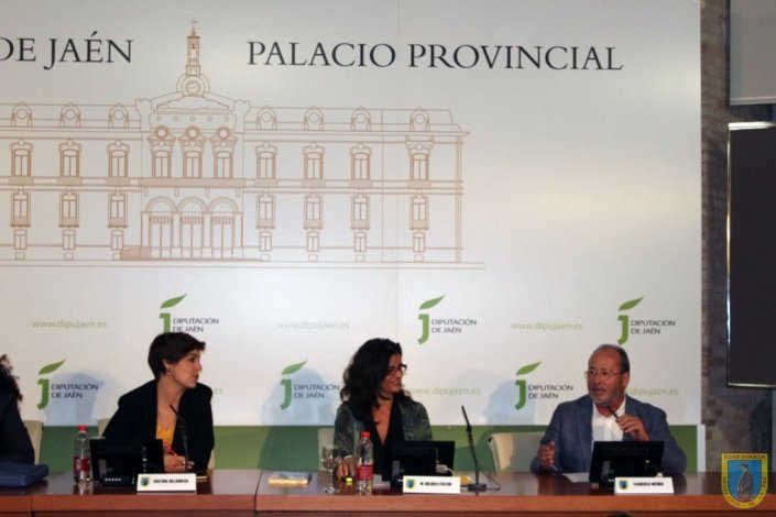 Mesa redonda: mujer e igualdad. X aniversario Residencia Altos de Jontoya