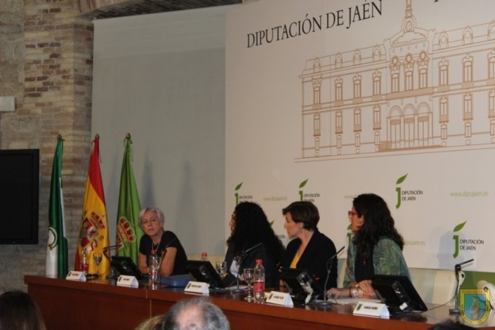 Mesa redonda: mujer e igualdad. X aniversario Residencia Altos de Jontoya