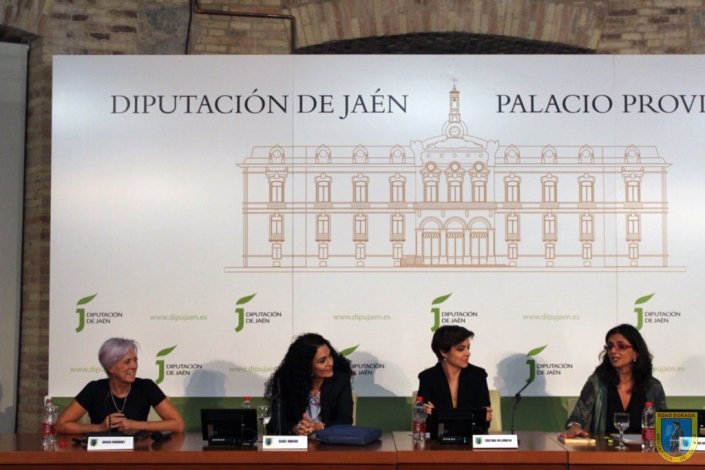 Mesa redonda: mujer e igualdad. X aniversario Residencia Altos de Jontoya